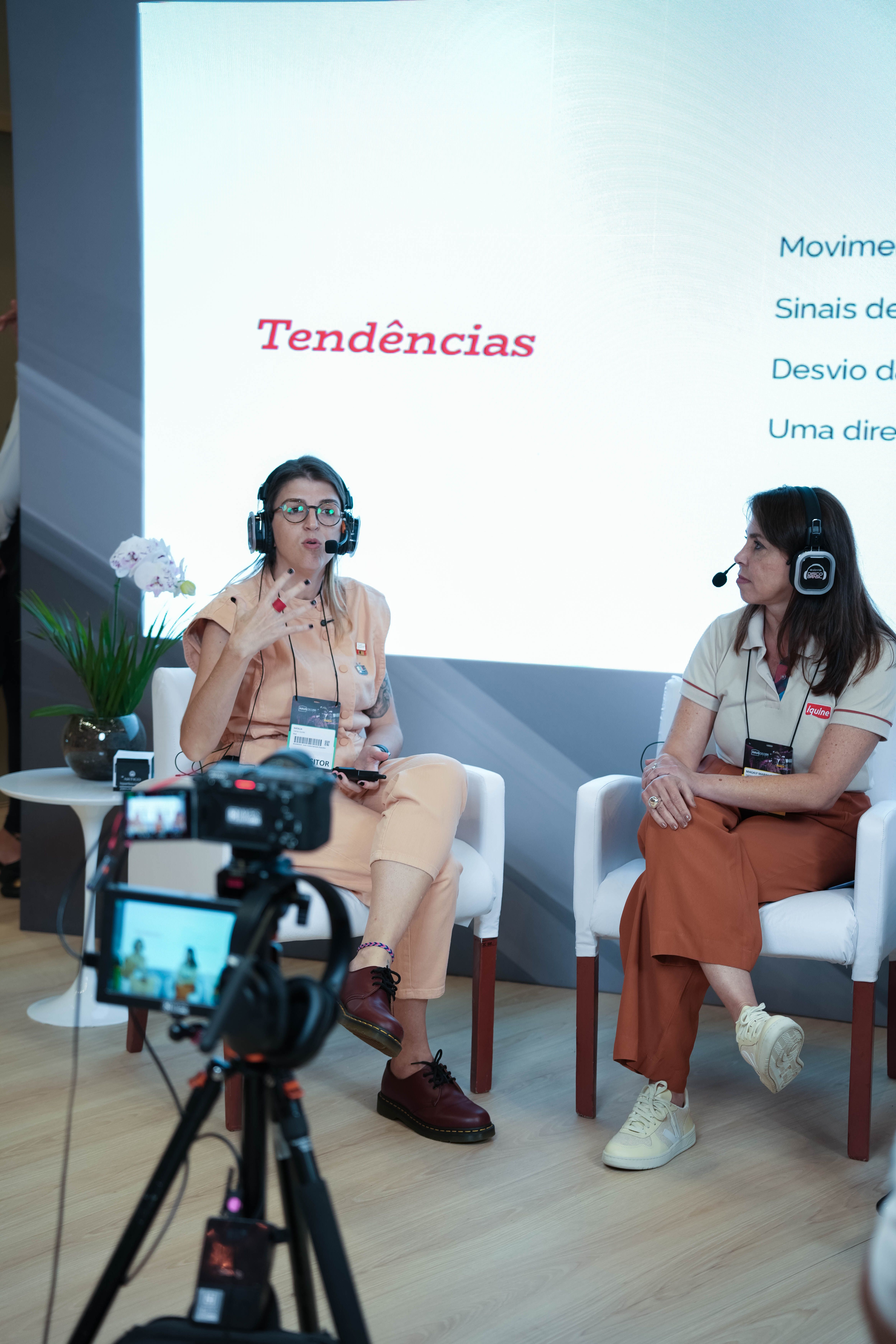 Desvendando o Futuro das Cores: Natali Kaupa e Paula Csillag em nosso Talk na Haus Decor Show 2025